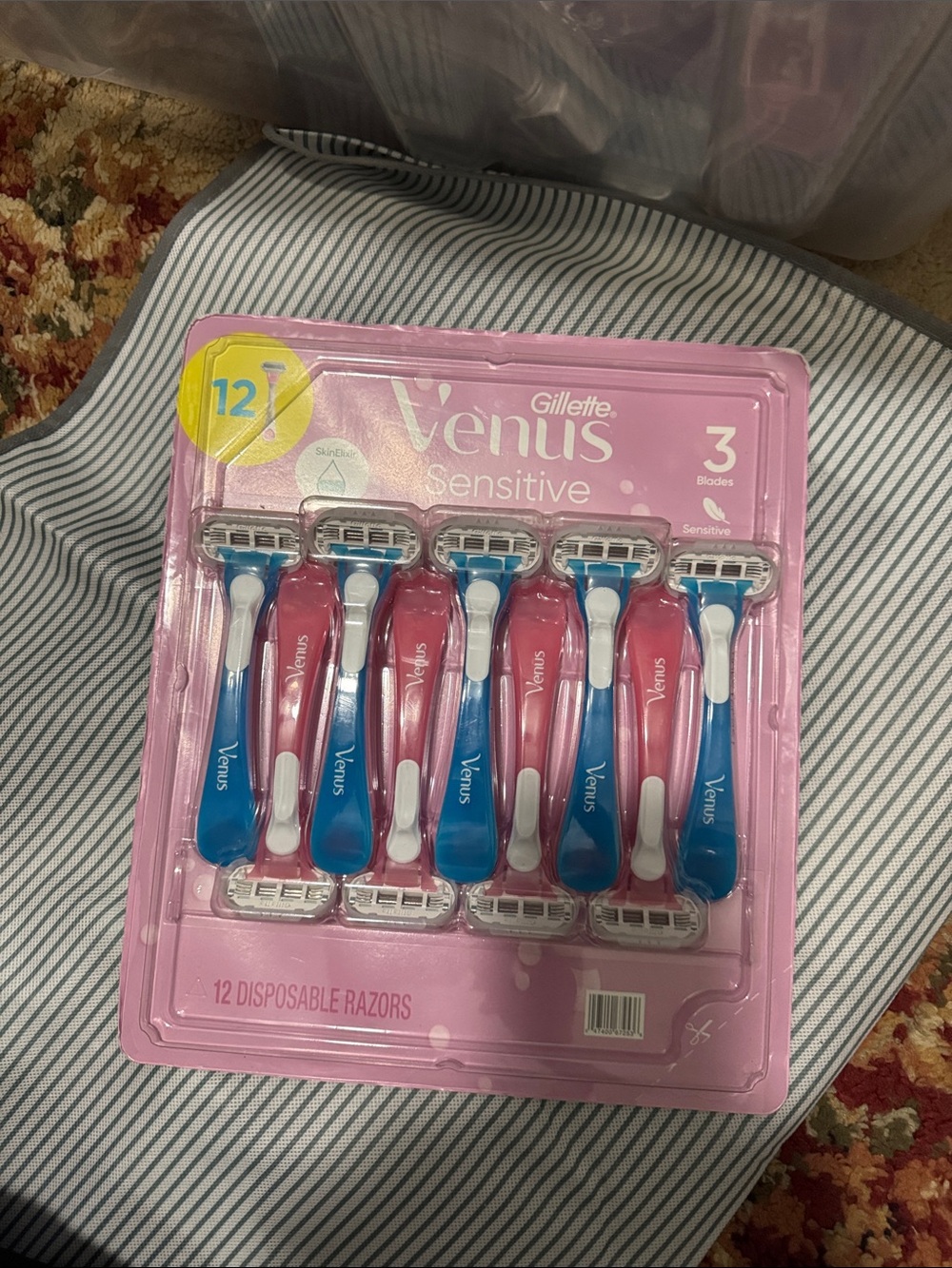 VENUS Disposable Razors in Pink and Blue - 12 Count